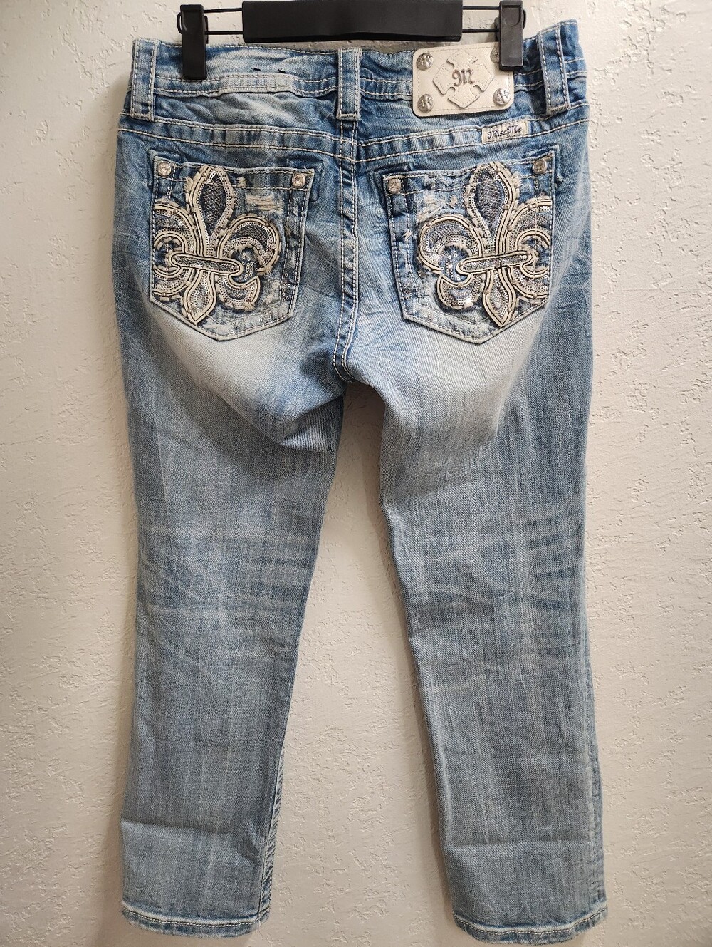 Miss Me Standard Crop Light Wash Straight Jeans
